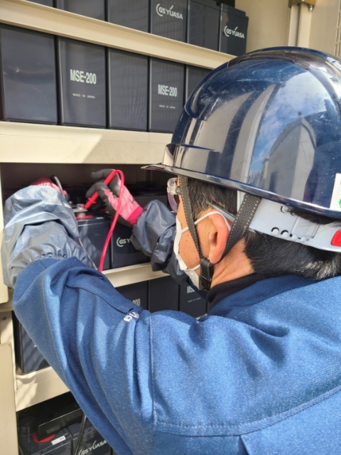 鉛蓄電池延命・再生の業務を行っています。